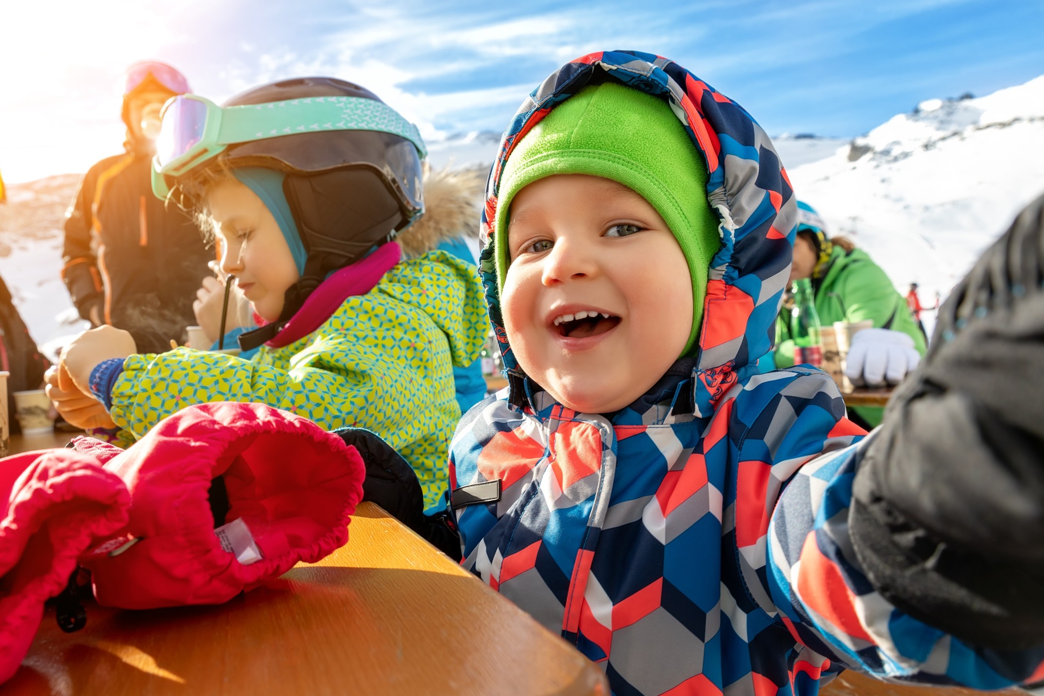 Skigenuss mit Kindern als Familie in Österreich! Bild:@gorlovkv via Twenty20